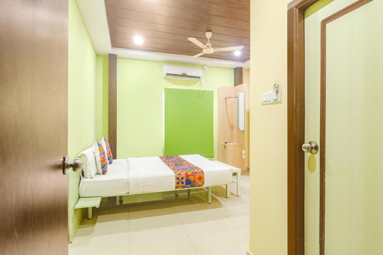 Fabexpress Airport Stay Inn - Nr Hyderabad International Airport, Shamshabad Exteriör bild