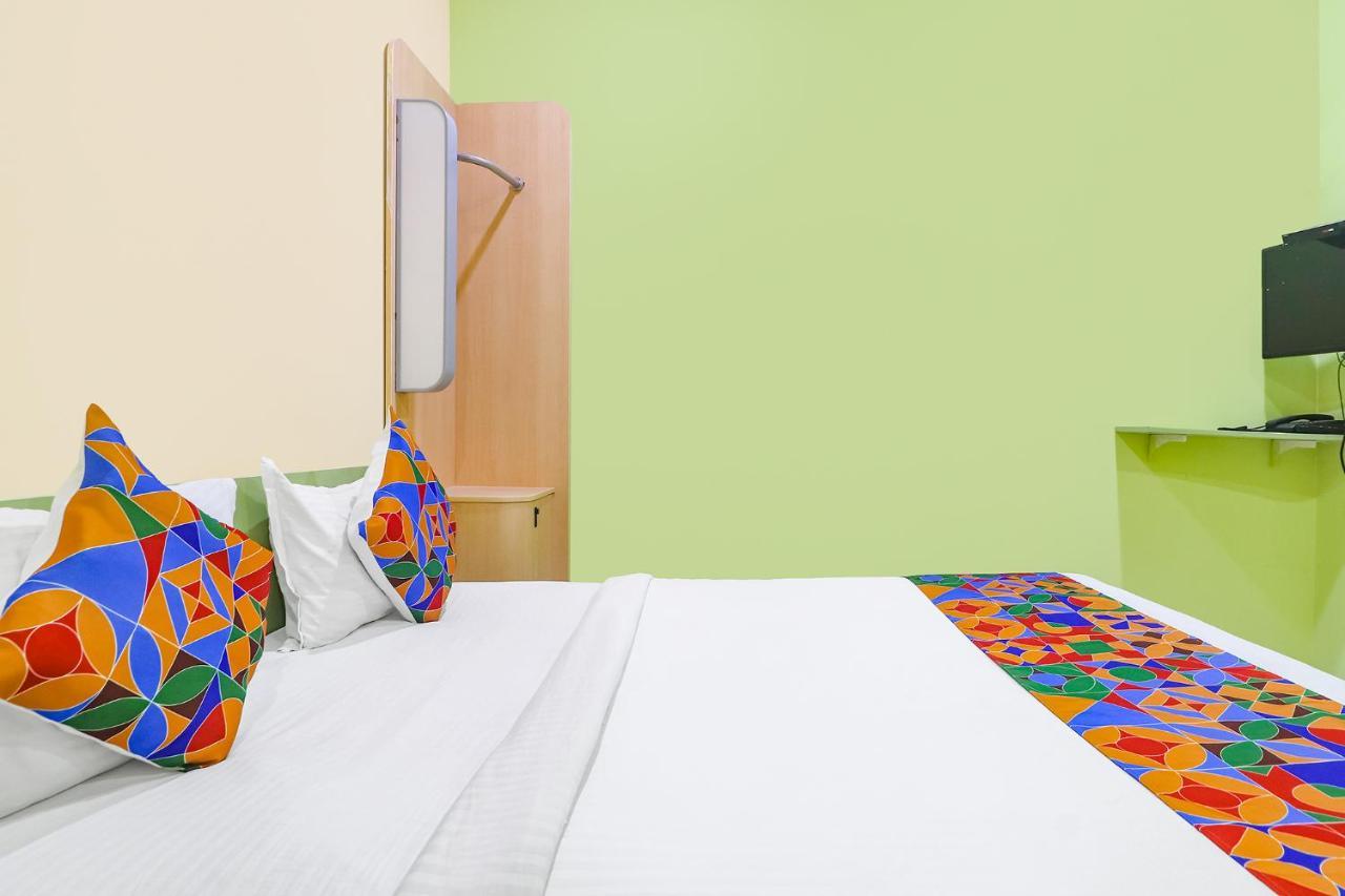 Fabexpress Airport Stay Inn - Nr Hyderabad International Airport, Shamshabad Exteriör bild