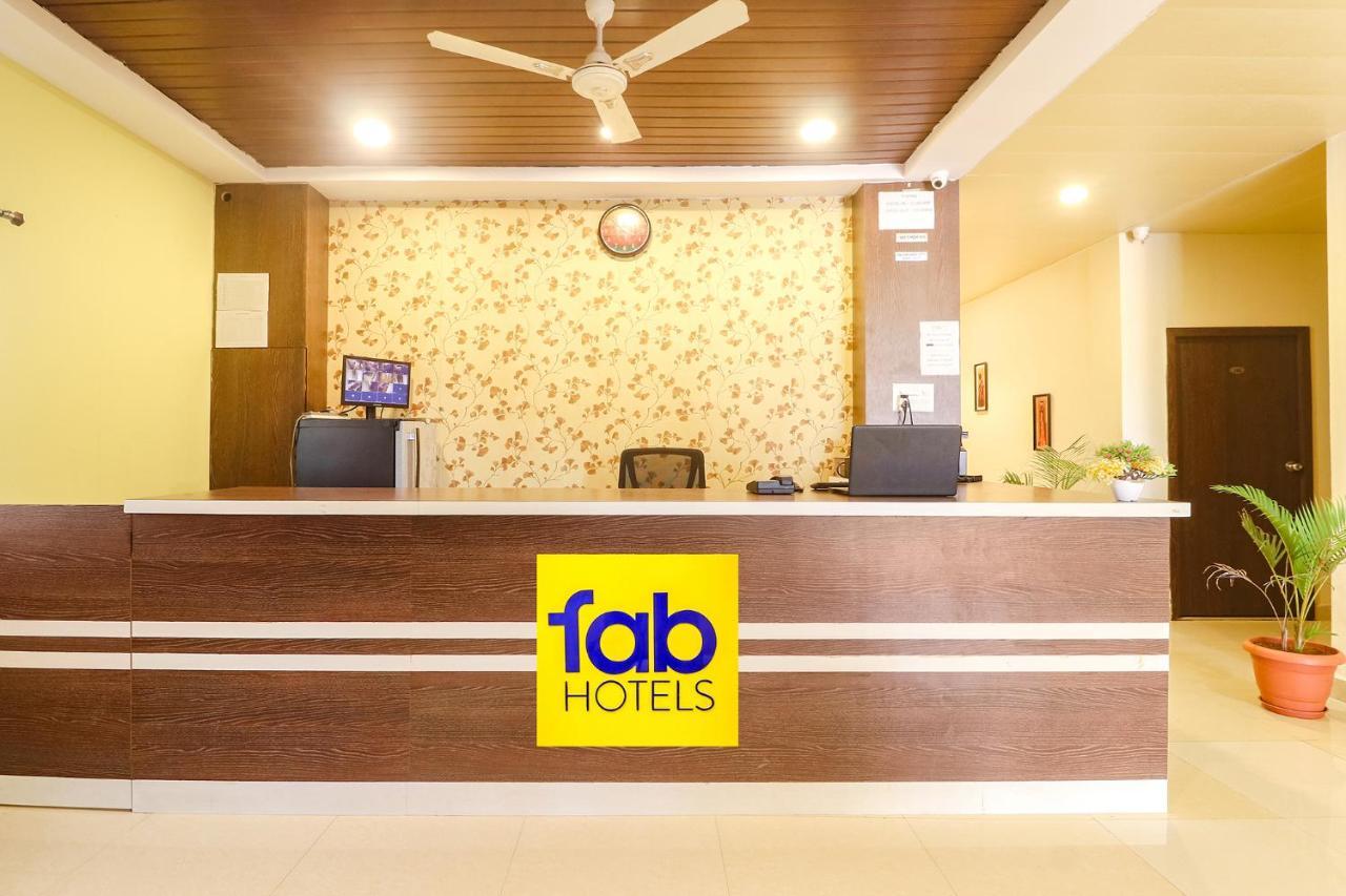 Fabexpress Airport Stay Inn - Nr Hyderabad International Airport, Shamshabad Exteriör bild