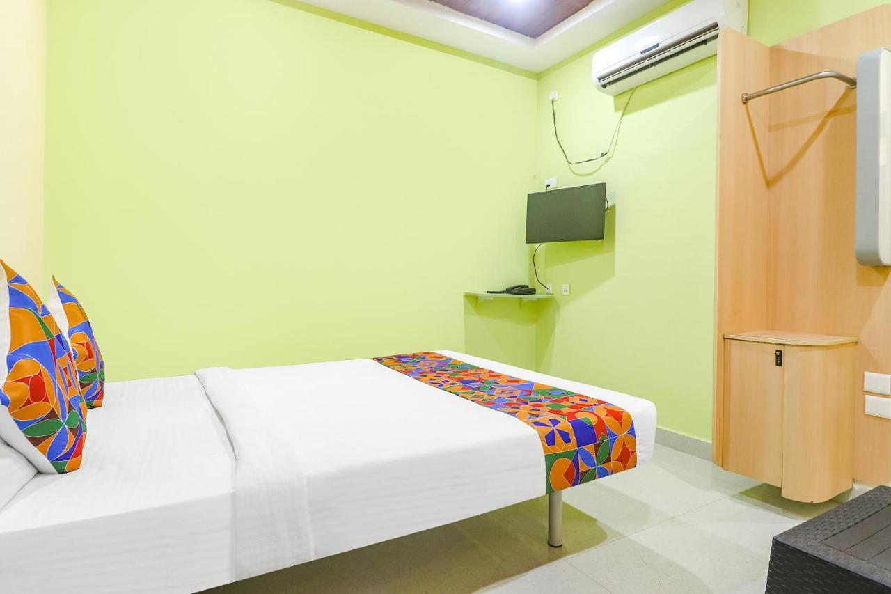 Fabexpress Airport Stay Inn - Nr Hyderabad International Airport, Shamshabad Exteriör bild