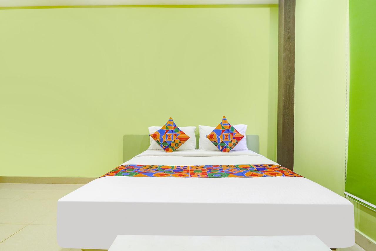 Fabexpress Airport Stay Inn - Nr Hyderabad International Airport, Shamshabad Exteriör bild
