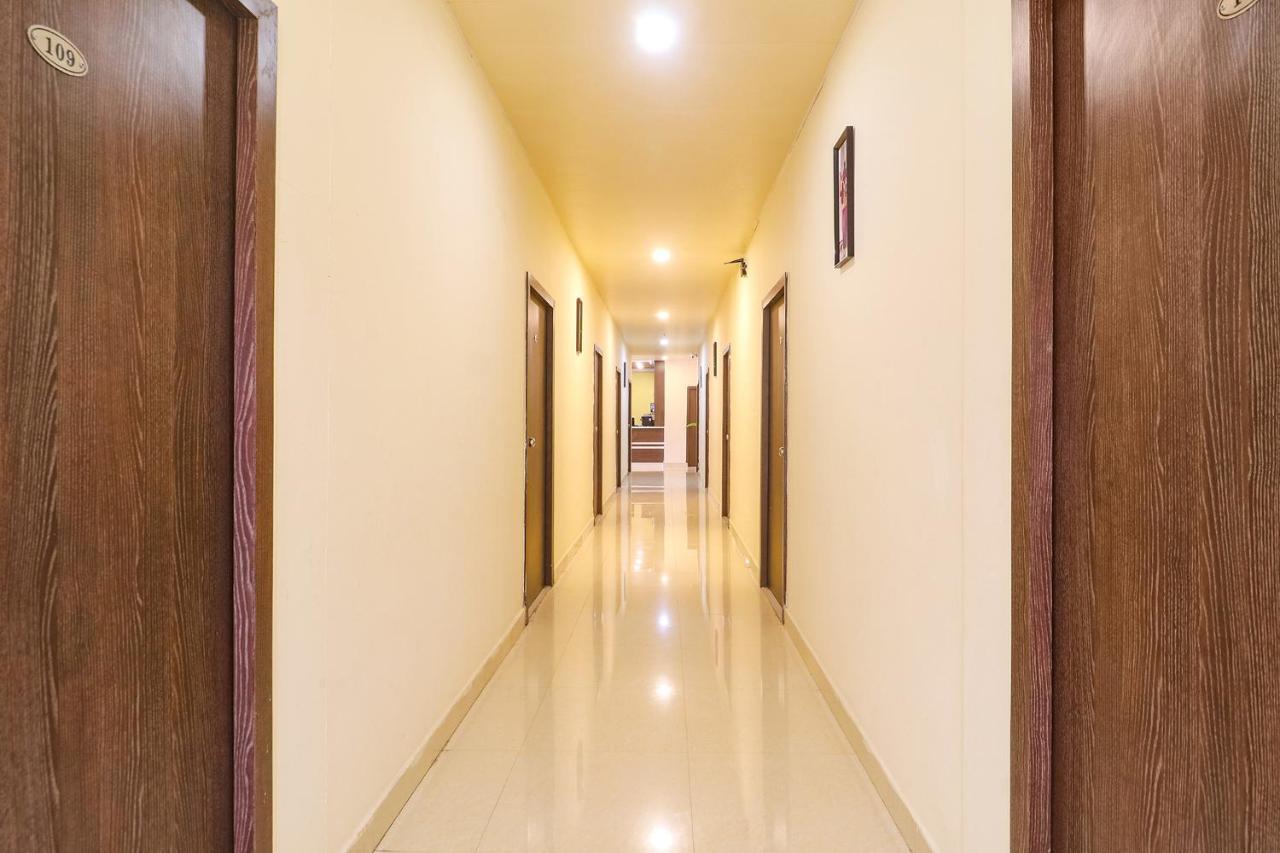 Fabexpress Airport Stay Inn - Nr Hyderabad International Airport, Shamshabad Exteriör bild