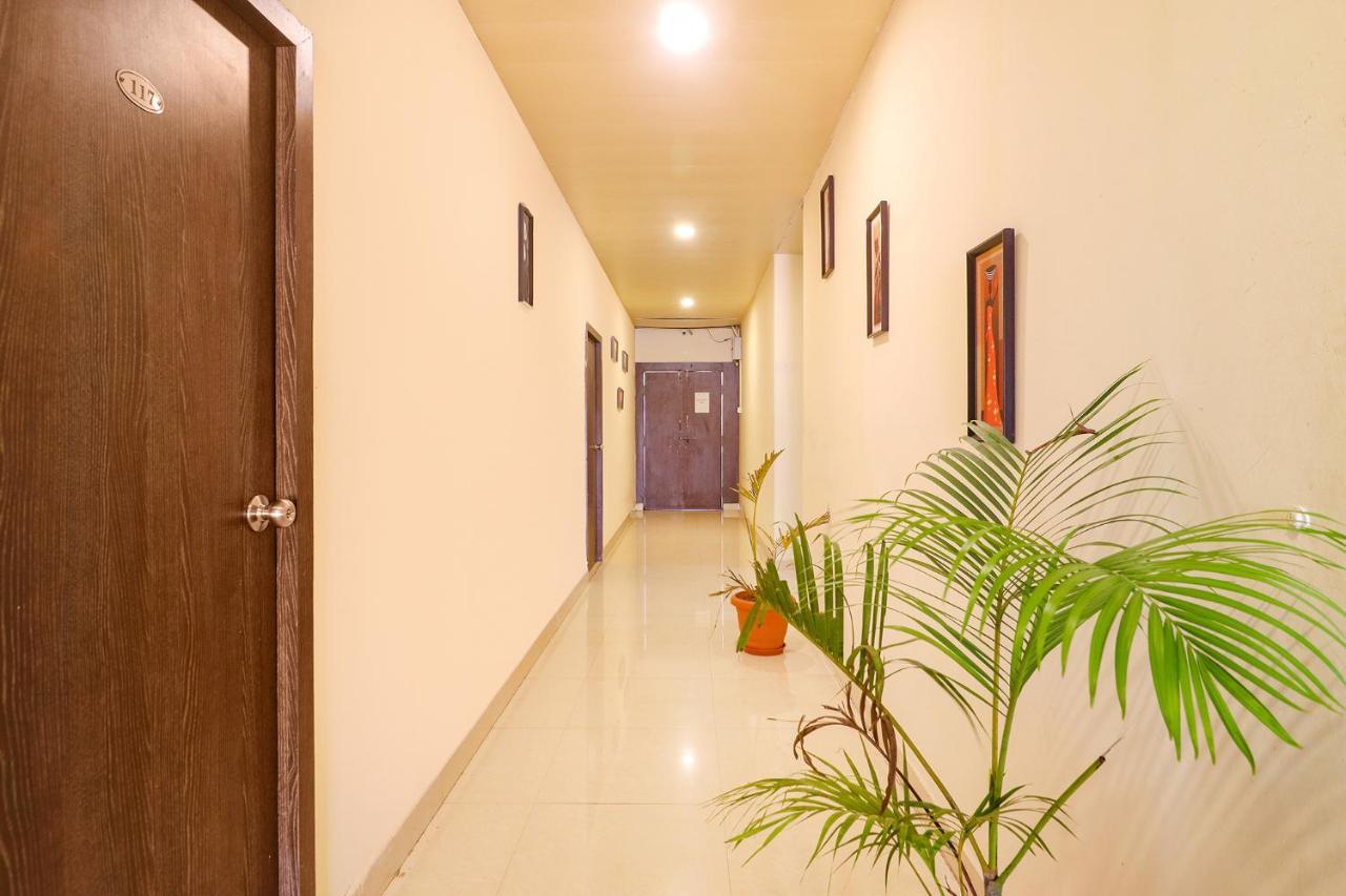 Fabexpress Airport Stay Inn - Nr Hyderabad International Airport, Shamshabad Exteriör bild