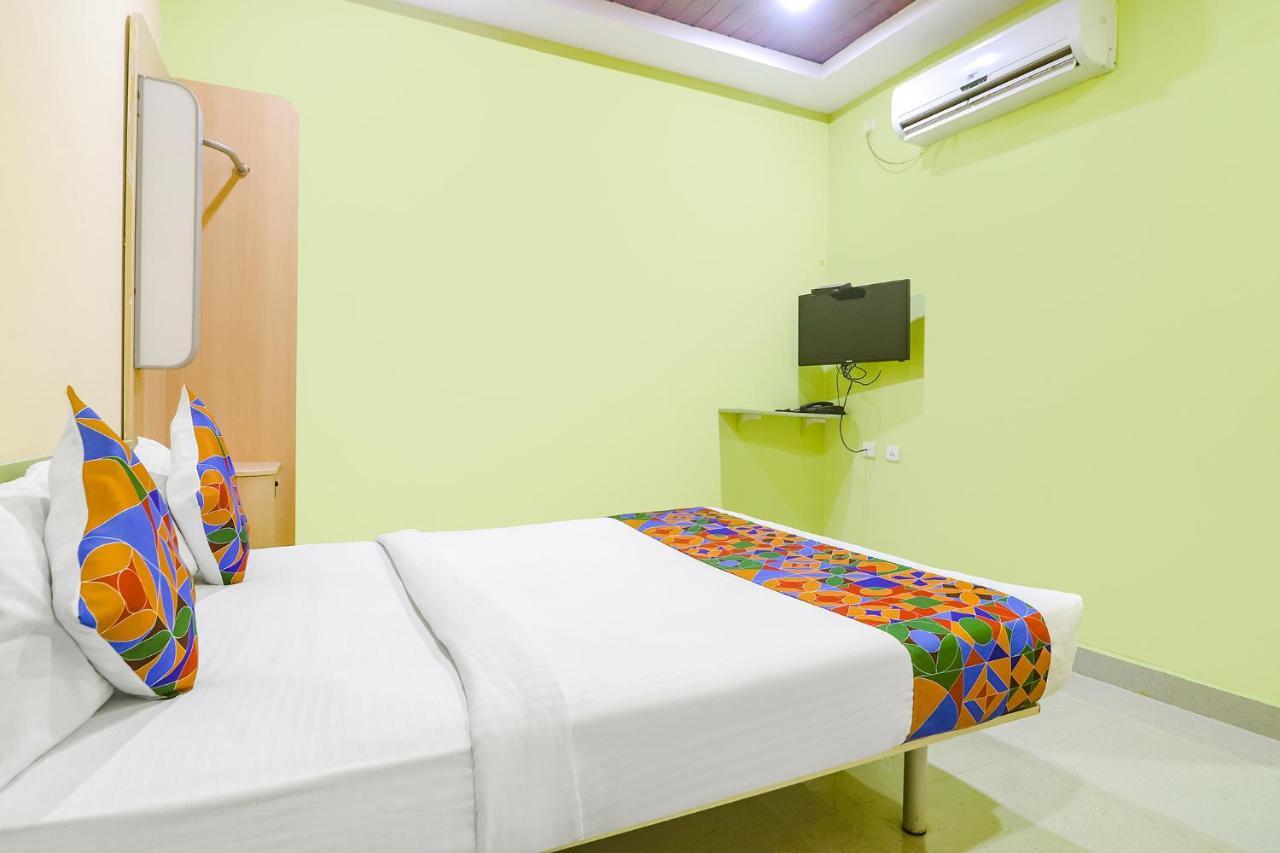 Fabexpress Airport Stay Inn - Nr Hyderabad International Airport, Shamshabad Exteriör bild