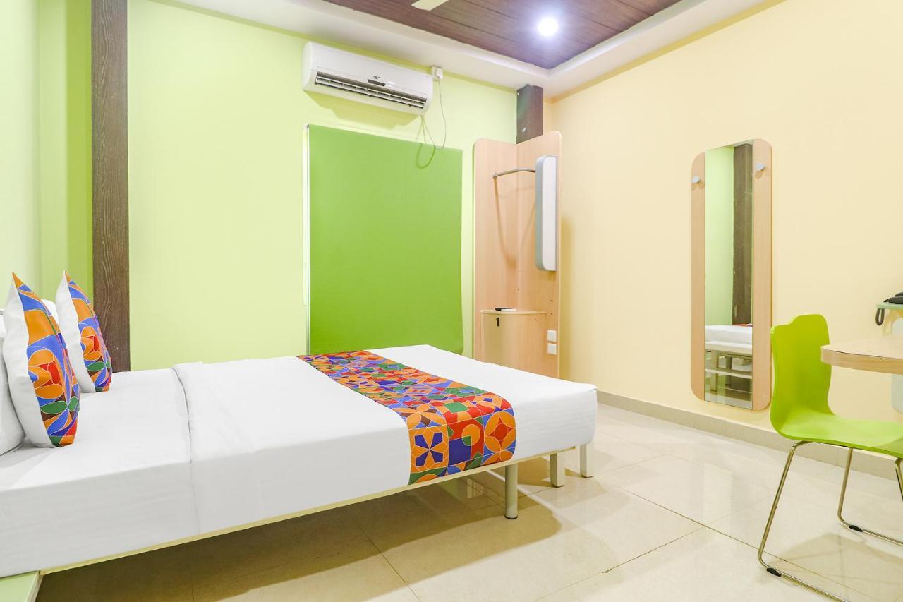 Fabexpress Airport Stay Inn - Nr Hyderabad International Airport, Shamshabad Exteriör bild